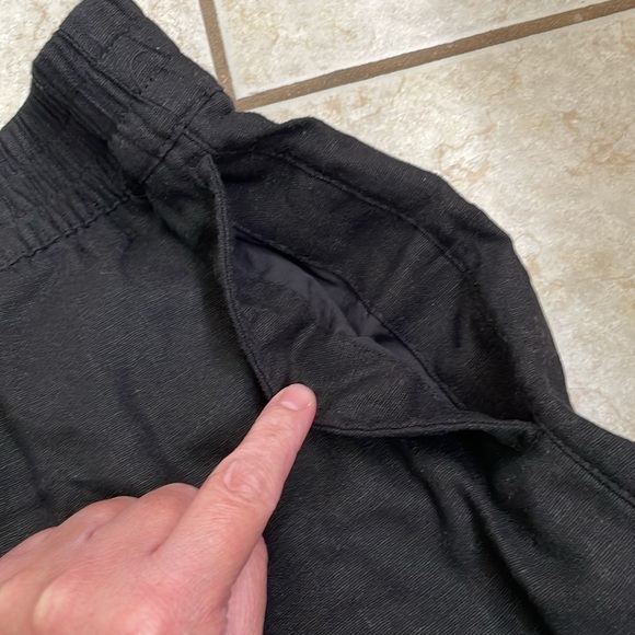 Old Navy Black Comfort Waistband Shorts - EUC! - Picture 3 of 6